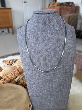 Beautiful NWOT Native American Navajo 18" 3mm Sterling Bead Pearl Necklace 🩶🎁